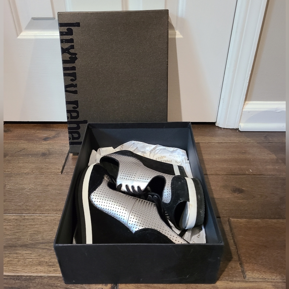 LUXURY REBEL, Size eur 40M US 9.5 Color Black Silver and White
